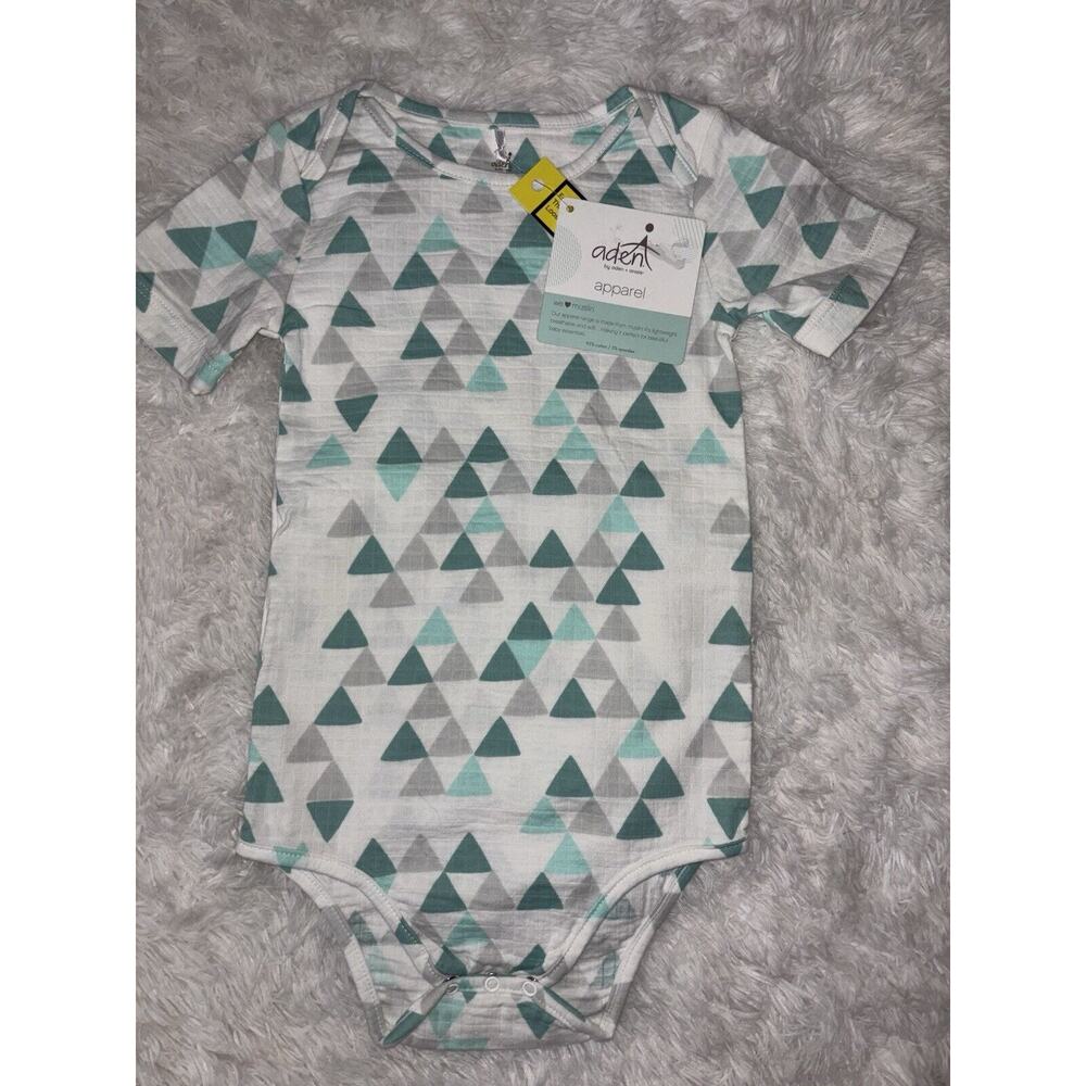 Aden (Aden & Anais) sz. 9/12 Mo. Geometric themed one pc. New w/tags. Cute